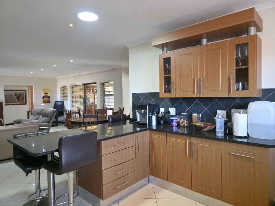 3 Bedroom Property for Sale in Wavecrest Eastern Cape